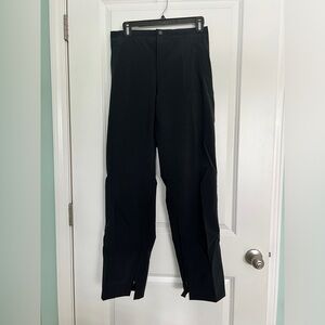 New with tags. Sun Mountain outerwear women’s black waterproof pants. Medium